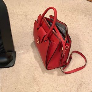 Meet your Posher, Lona